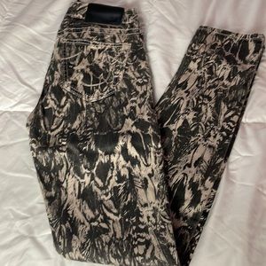 True Religion patterned jeggings. Super stretchy